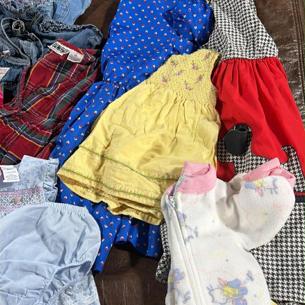 Assorted Vintage/Y2K kids Bundle - lots of character pieces -70 piece bundle